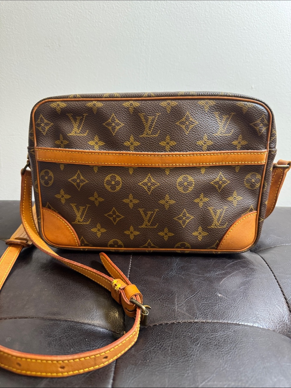 LOUIS VUITTON Trocadero Monogram Messenger Bag with proof of authenticity